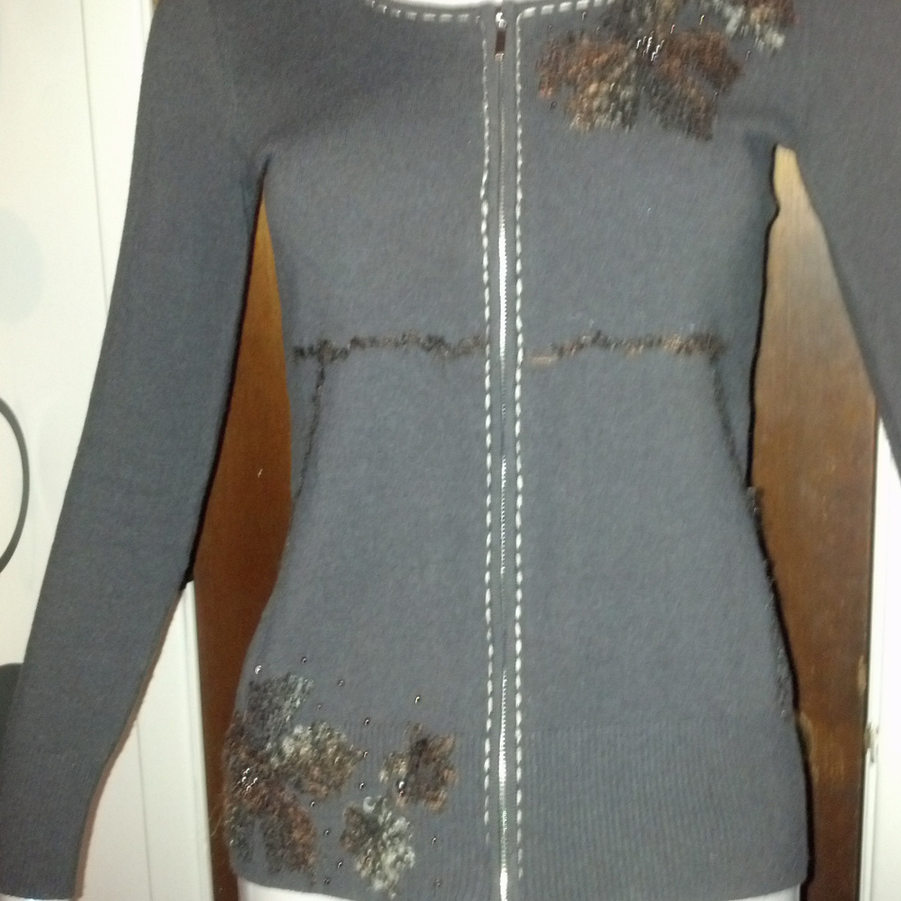ALBERTO MAKALI ~~ Zip Front Embellished Sweater ~~